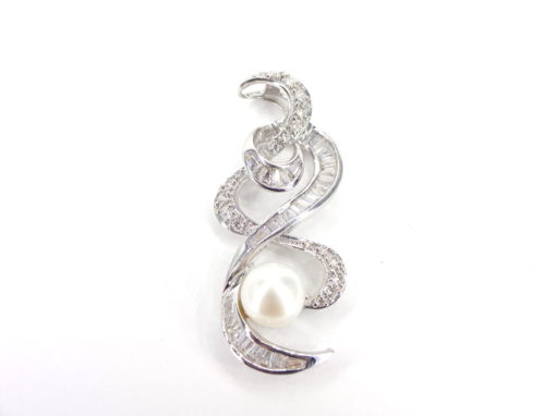 Michael Moses Vault, Newport Beach California Fine Jewelry Store, 14k White Gold Cultured Pearl/White Sapphire Pendant